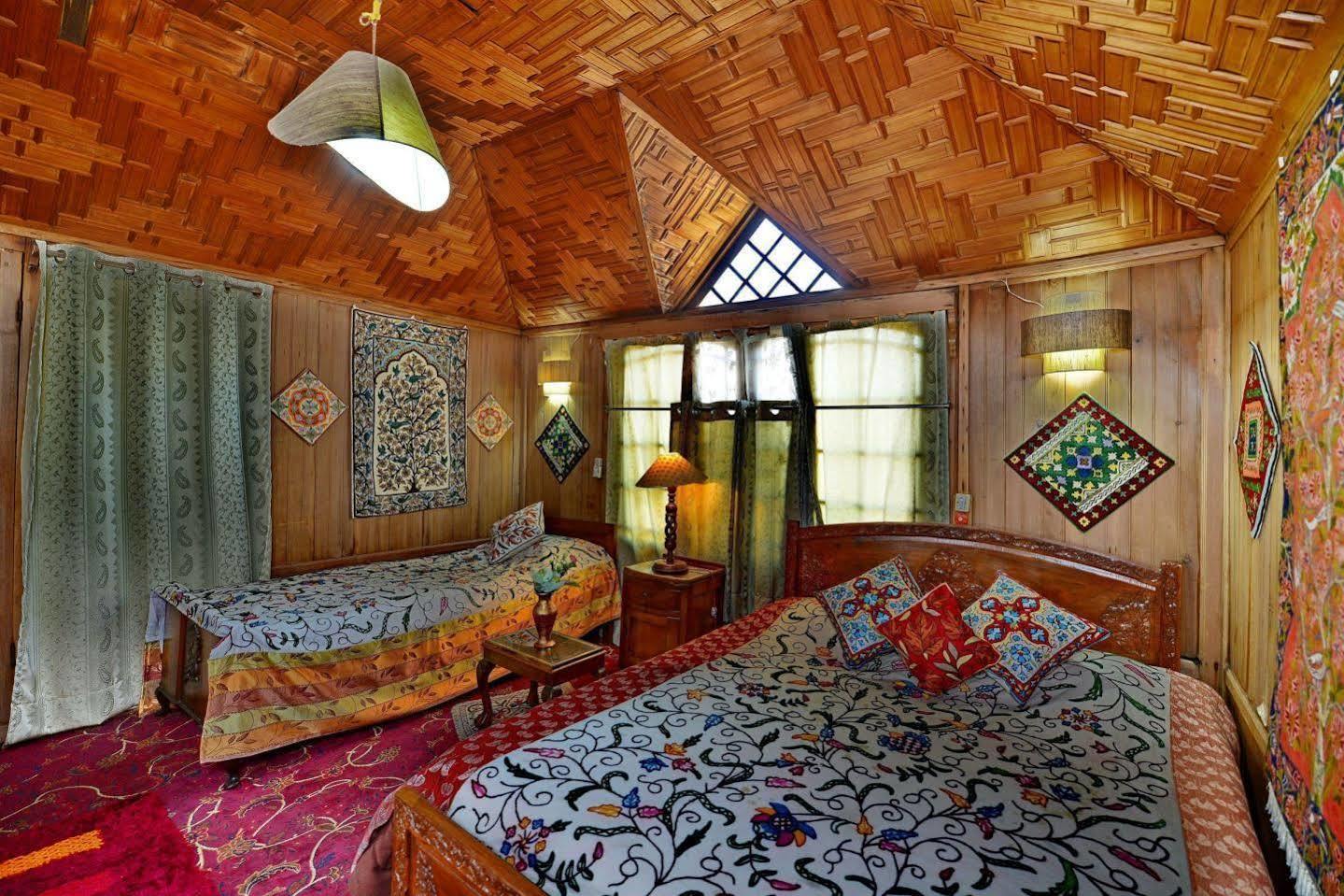 Akbar Group Of Heritage Houseboats Nagin Bagh Exterior photo