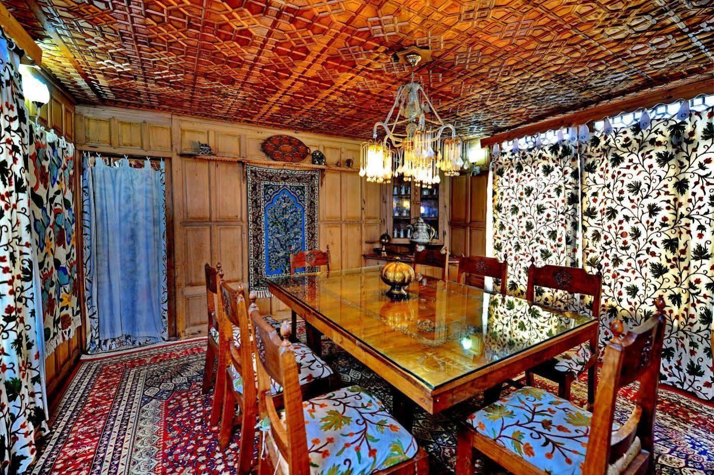Akbar Group Of Heritage Houseboats Nagin Bagh Exterior photo